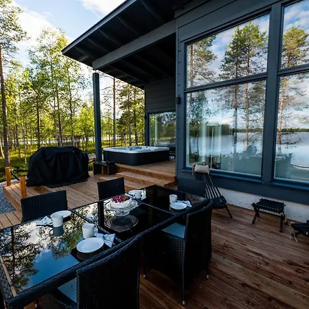 빌라 Kuulas Saaskilahti